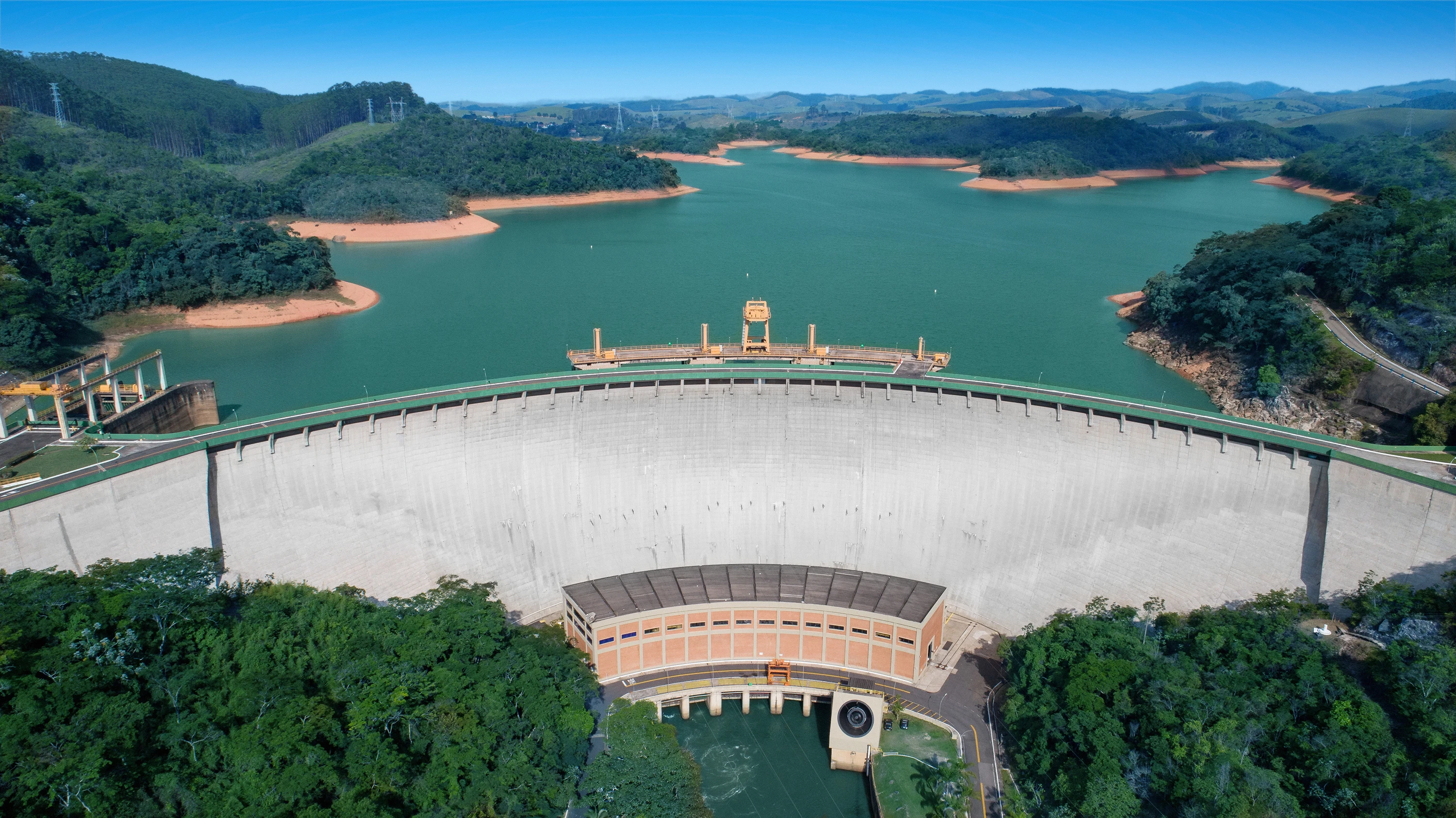 Vista aérea da UHE Funil